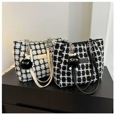 Classic Plaid Large Capacity Shoulder Bag